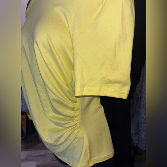 EMERY ROSE by Shein Ruched Shoulder Short Sleeve Fitted Casual T-Shirt - Picture 4 of 6